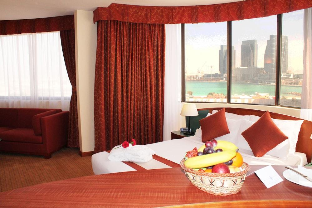 Al Diar Dana Hotel Abu Dhabi Exterior photo